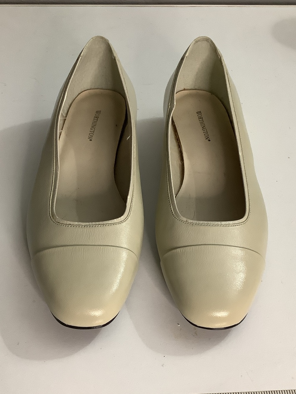 Worthington Women's Ivory Square-Toe Ballet Flats Size 9W Great Condition